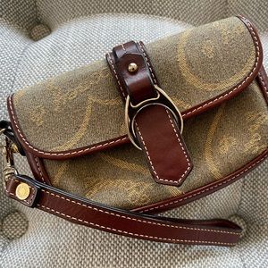 DOONEY & BOURKE WRISTLET Excellent like new condition